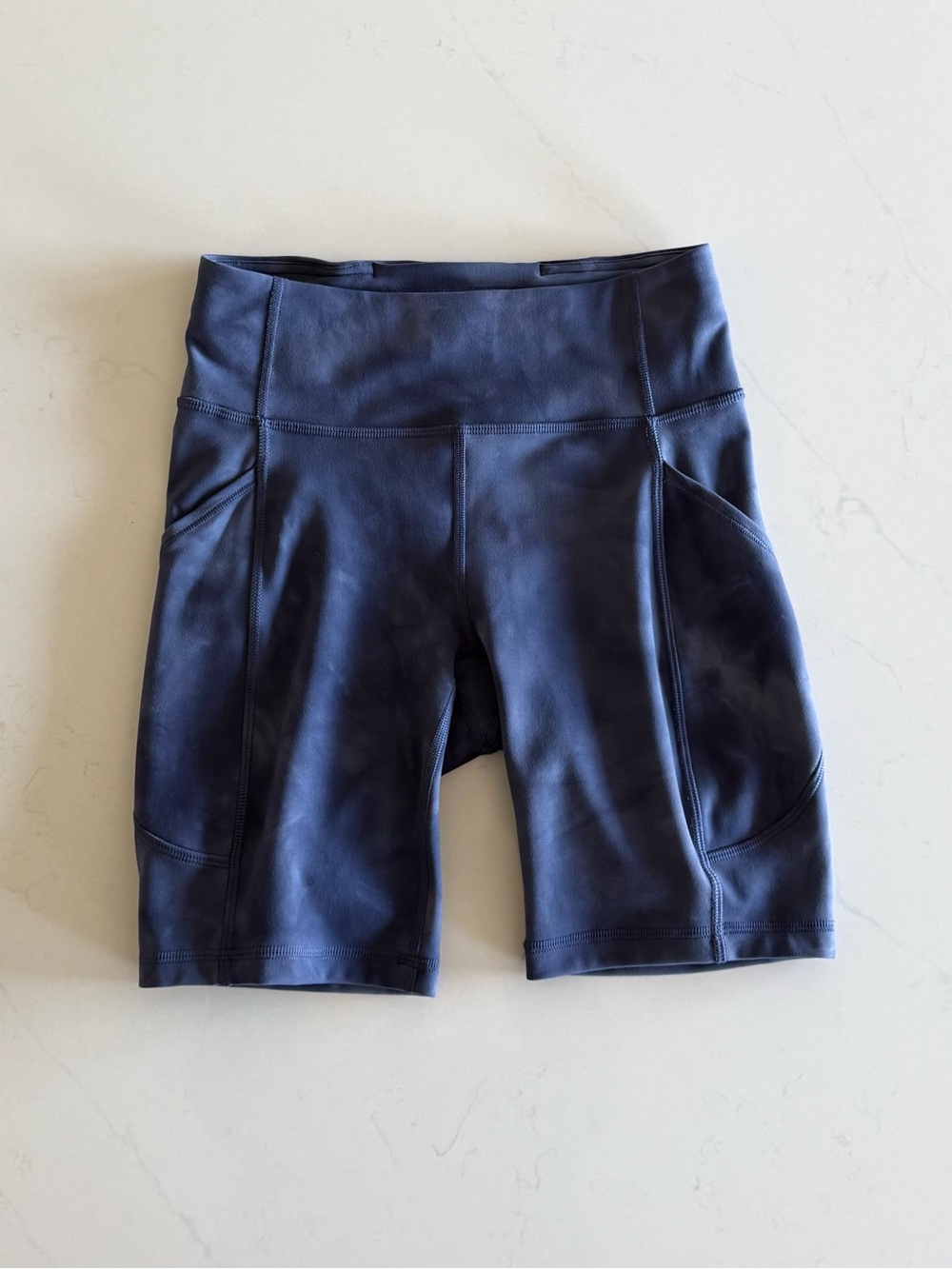 lululemon invigorate 8” diamond dye